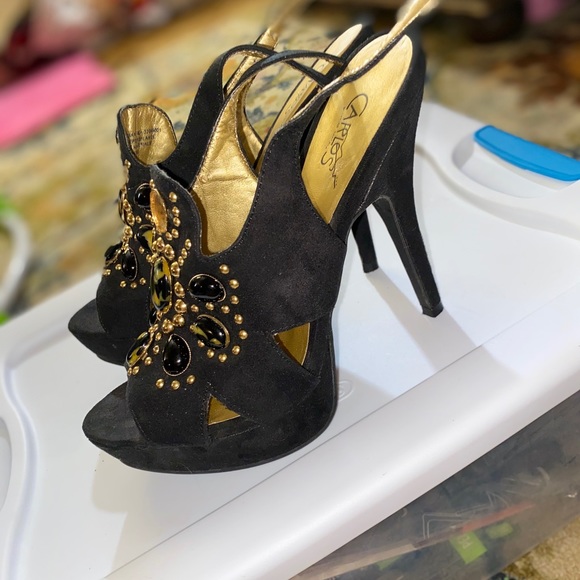 Black heels - Picture 2 of 3